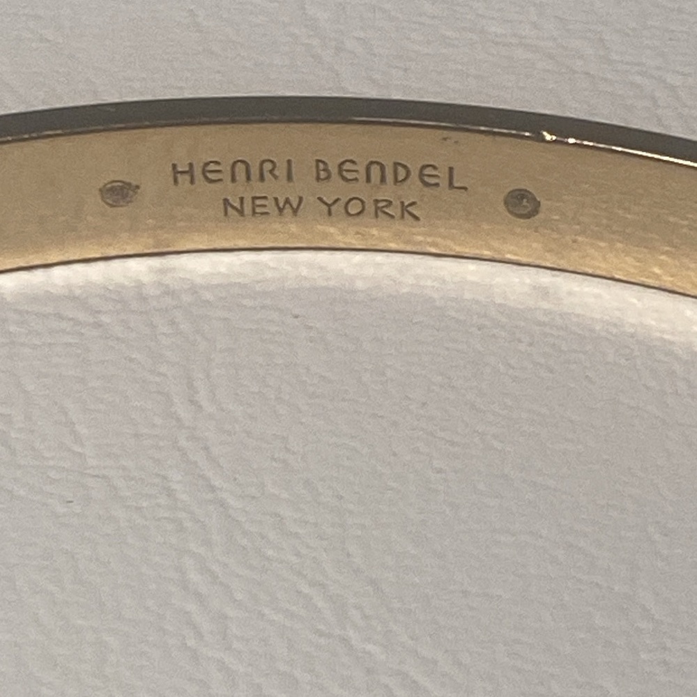 Henri Bendel gold tone and leather choker. - Picture 3 of 3